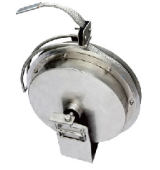 Retractable grounding reel